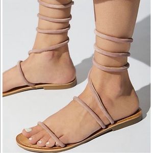 FREE PEOPLE SANDALS BRAND BLUSH NEUTRAL BOHO ANKLE WRAP SANDALS SHOES 9 40 NWOB